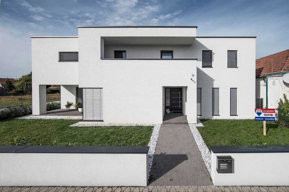 © Christian Postl
2018 investierten die Käufer typischerweise für ein Einfamilienhaus 241.684 Euro, um 15.865 Euro oder 7,0 Prozent mehr als 2017. 2018 investierten die Käufer typischerweise für ein Einfamilienhaus 241.684 Euro, um 15.865 Euro oder 7,0 Prozent mehr als 2017.