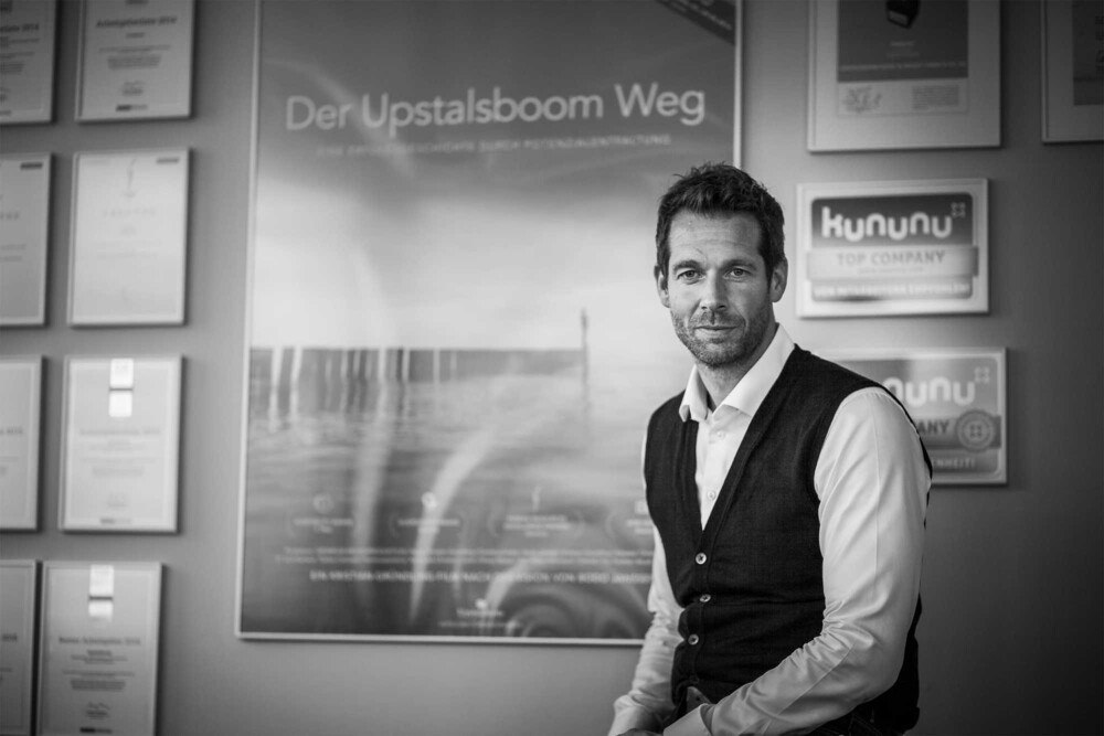 © Upstalboom
Einst ein arroganter Sack. Jetzt will er die Welt zum Guten verändern: Bodo Janssen. Einst ein arroganter Sack. Jetzt will er die Welt zum Guten verändern: Bodo Janssen.