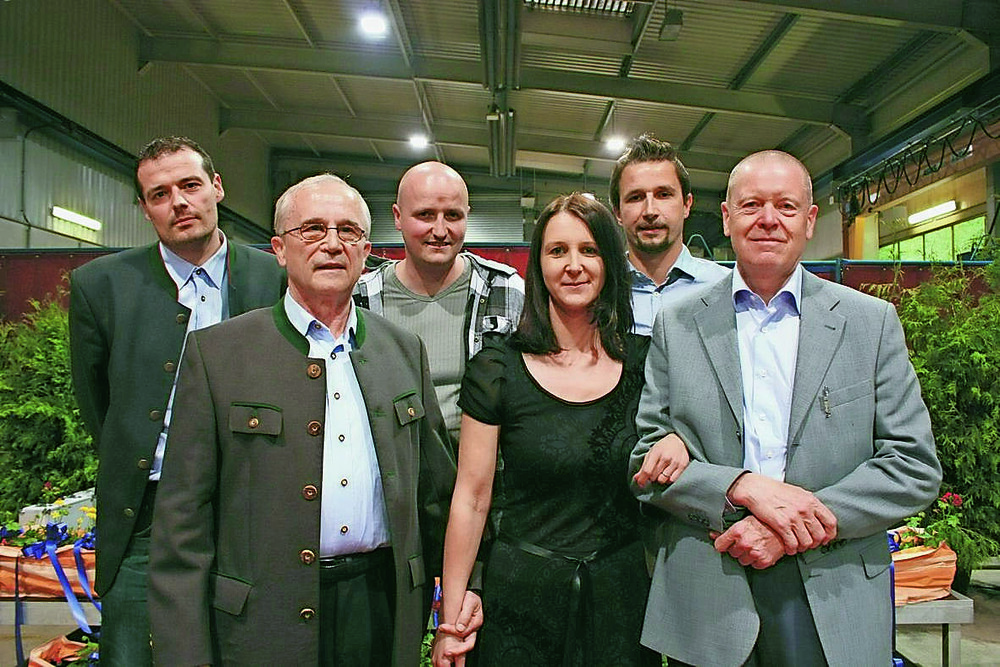 © Astam
Die Gesellschafter der Firma ASTAM: Martin Schlacher, Alfred Jandl, Andreas Schlacher, Alexandra Stückler, Andreas Jandl und Klaus Schneider (rechts Die Gesellschafter der Firma ASTAM: Martin Schlacher, Alfred Jandl, Andreas Schlacher, Alexandra Stückler, Andreas Jandl und Klaus Schneider (rechts