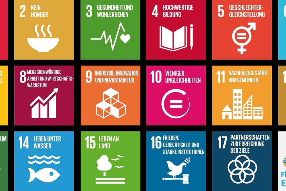 © UN
Die Vereinten Nationen haben sich auf 17 große Ziele geeinigt, die auch für Unternehmen immer relevanter werden. Die Vereinten Nationen haben sich auf 17 große Ziele geeinigt, die auch für Unternehmen immer relevanter werden.