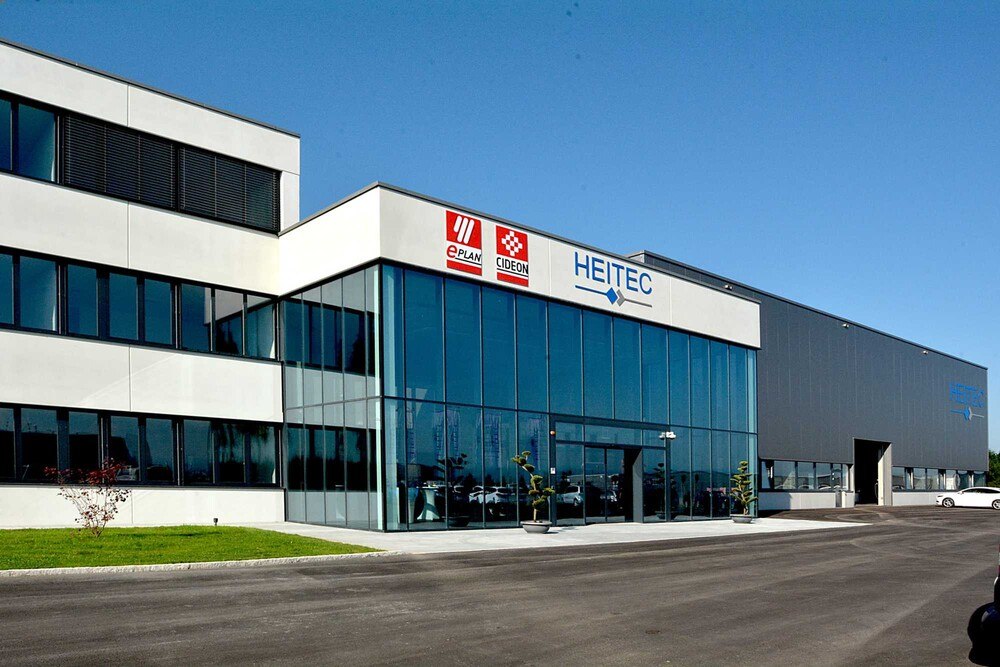© Eplan
Blick auf das neue Technologiezentrum von Heitec am Standort Ardagger-Stift/Österreich, in dem Eplan und Cideon jetzt ansässig sind. Blick auf das neue Technologiezentrum von Heitec am Standort Ardagger-Stift/Österreich, in dem Eplan und Cideon jetzt ansässig sind.