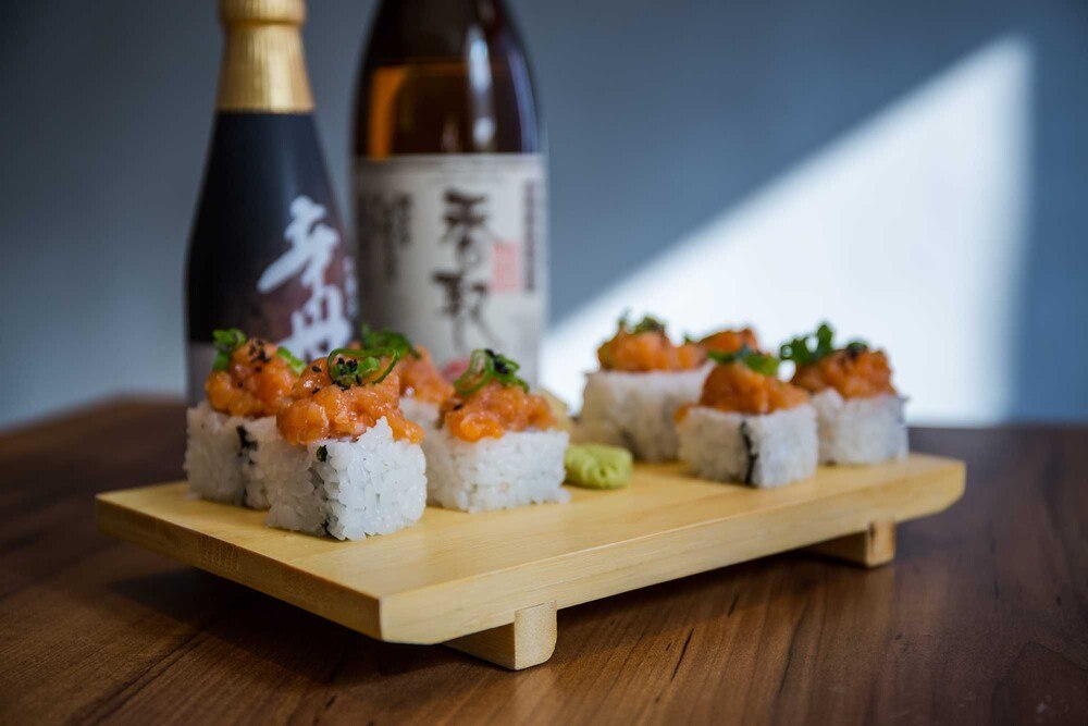 © Speisenfotos Markus Patak
Sake und Maki: immer eine gute Kombination. Sake und Maki: immer eine gute Kombination.