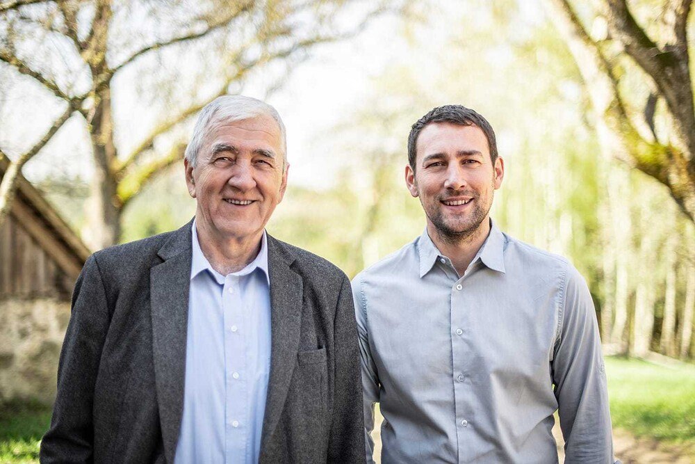 © ÖkoFEN Generationenübergreifendes Engagement für den Klimaschutz: Die ÖkoFEN Geschäftsführer Herbert und Stefan Ortner.