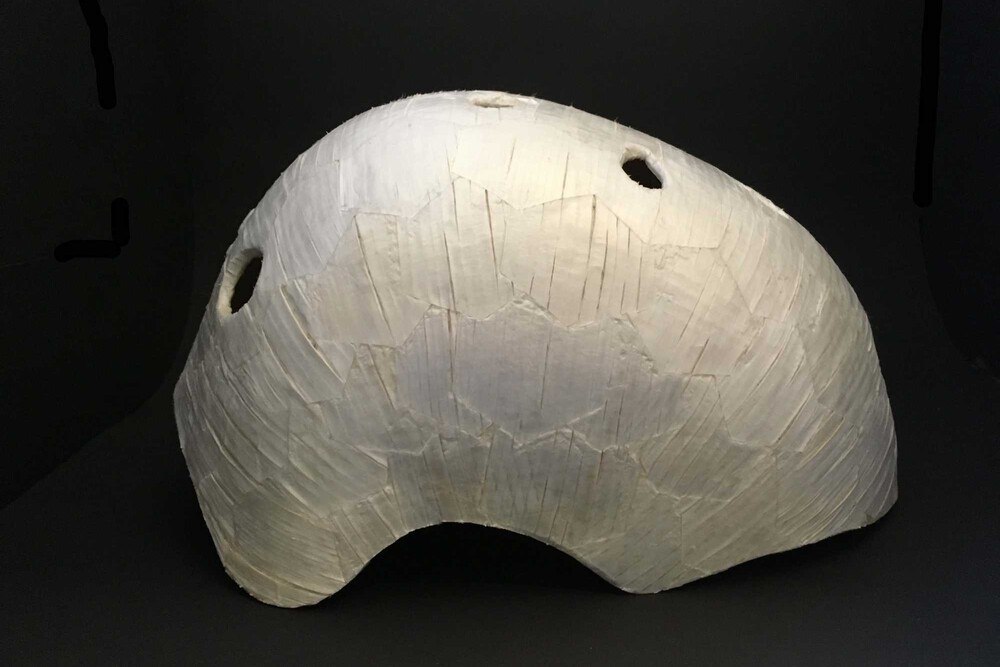 © Empa/ETH
Ein Fahrradhelm aus delignifiziertem Holz: Die Designerin Meri Zirkelbach hat sich in ihrer Masterarbeit mit konkreten Produktideen beschäftigt. Ein Fahrradhelm aus delignifiziertem Holz: Die Designerin Meri Zirkelbach hat sich in ihrer Masterarbeit mit konkreten Produktideen beschäftigt.