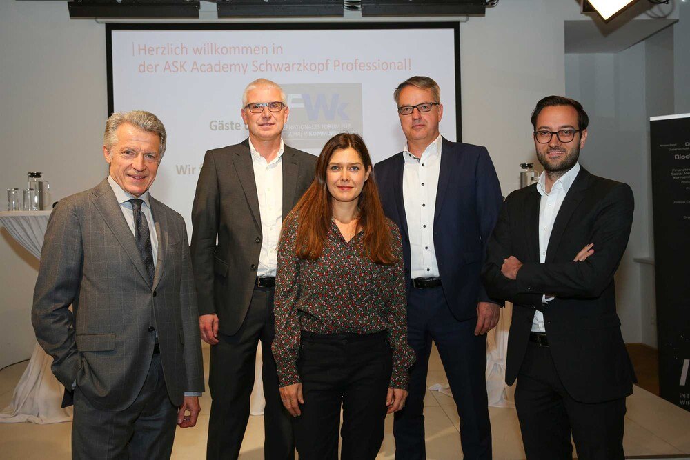 © IFWK
v.l.: Manfred Berger, Michael Brandtner, Nicole Prieller, Michale Sgiarovello, Claus Deggendorfer v.l.: Manfred Berger, Michael Brandtner, Nicole Prieller, Michale Sgiarovello, Claus Deggendorfer