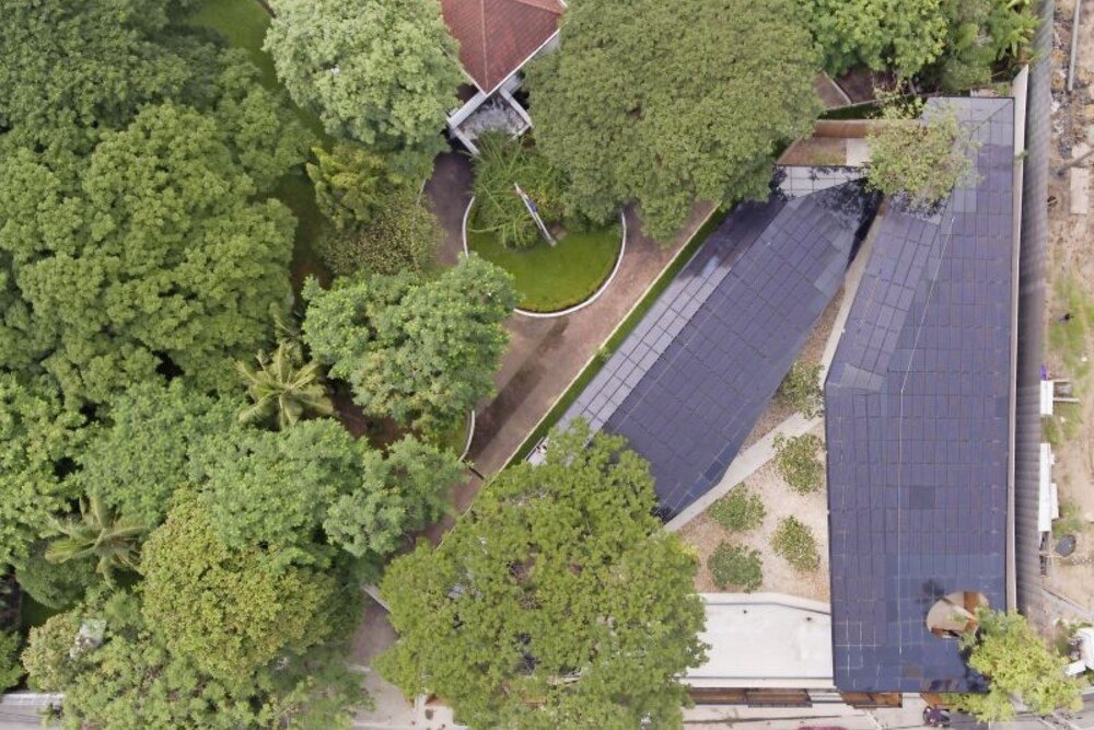 Die österreichische Botschaft in Bangkok von Holodeck architects ist ein Paradebeispiel energieeffizienten Bauens.
© Pichak Thananchalbut Die österreichische Botschaft in Bangkok von Holodeck architects ist ein Paradebeispiel energieeffizienten Bauens.