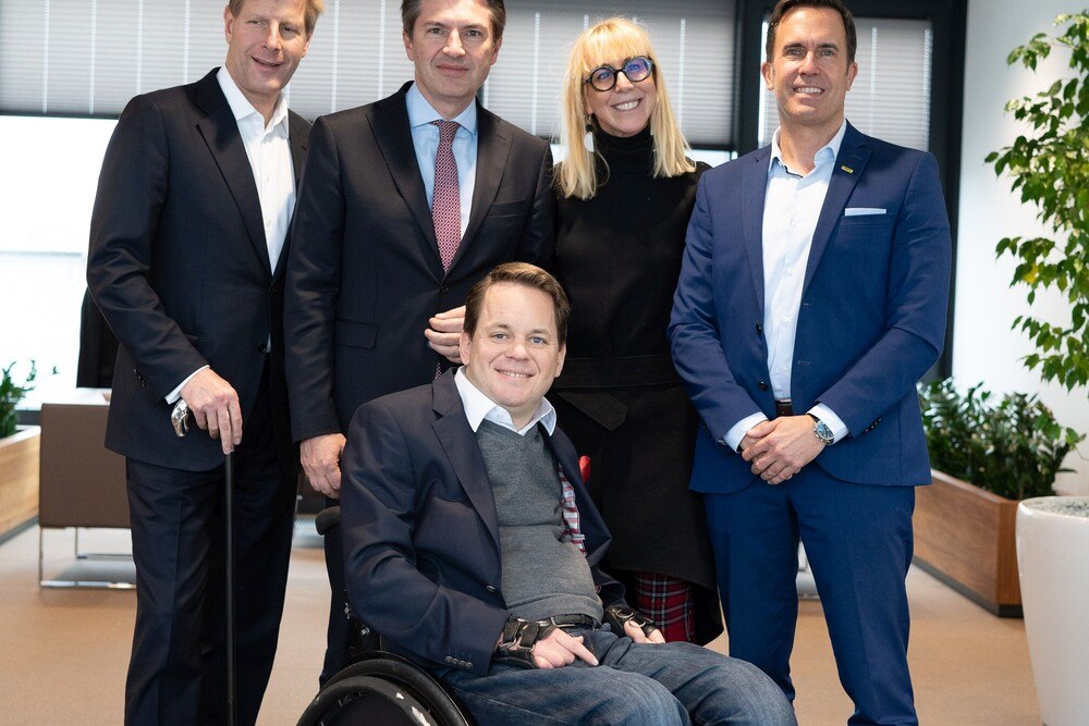 von links Julian Hadschieff, Robert Zadrazil, Gregor Demblin, Caroline Casey, Oliver Krupitza (CFO ÖAMTC)
© Oreste Schaller von links Julian Hadschieff, Robert Zadrazil, Gregor Demblin, Caroline Casey, Oliver Krupitza (CFO ÖAMTC)
