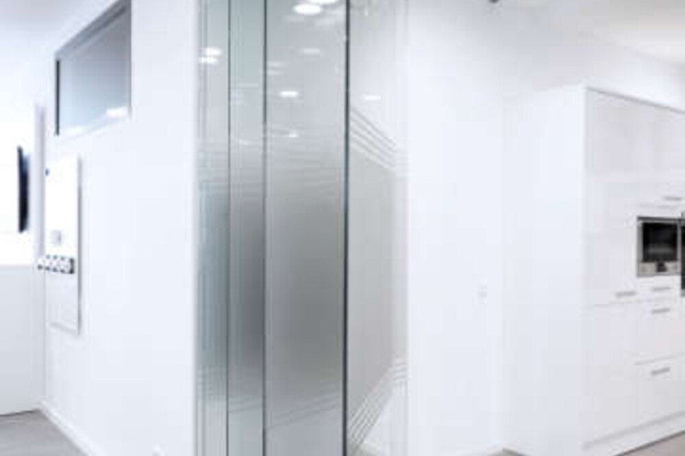 © Jürgen Biniasch / GEZE GmbH
Das Verriegelungskonzept von Geze zeichnet sich durch ein klares und durchgängiges Design aus. Das Verriegelungskonzept von Geze zeichnet sich durch ein klares und durchgängiges Design aus.
