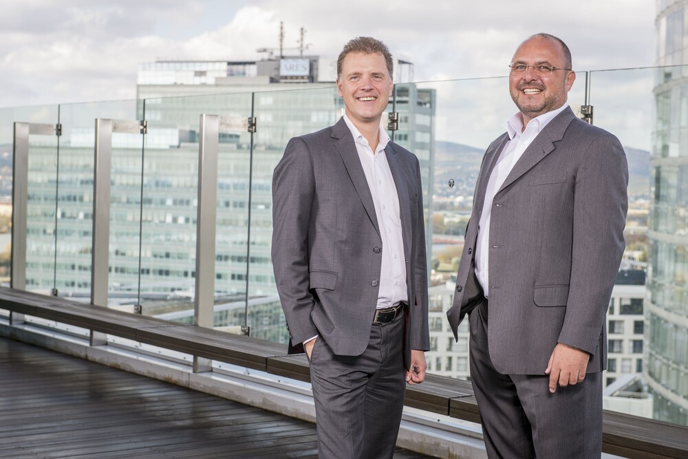 © Metallica Stahl- und Fassadentechnik GmbH
Die Geschäftsführer der neuen Metallica Stahl- und Fassadentechnik GmbH: v.l. Jürgen Laky und Peter Tropper Die Geschäftsführer der neuen Metallica Stahl- und Fassadentechnik GmbH: v.l. Jürgen Laky und Peter Tropper