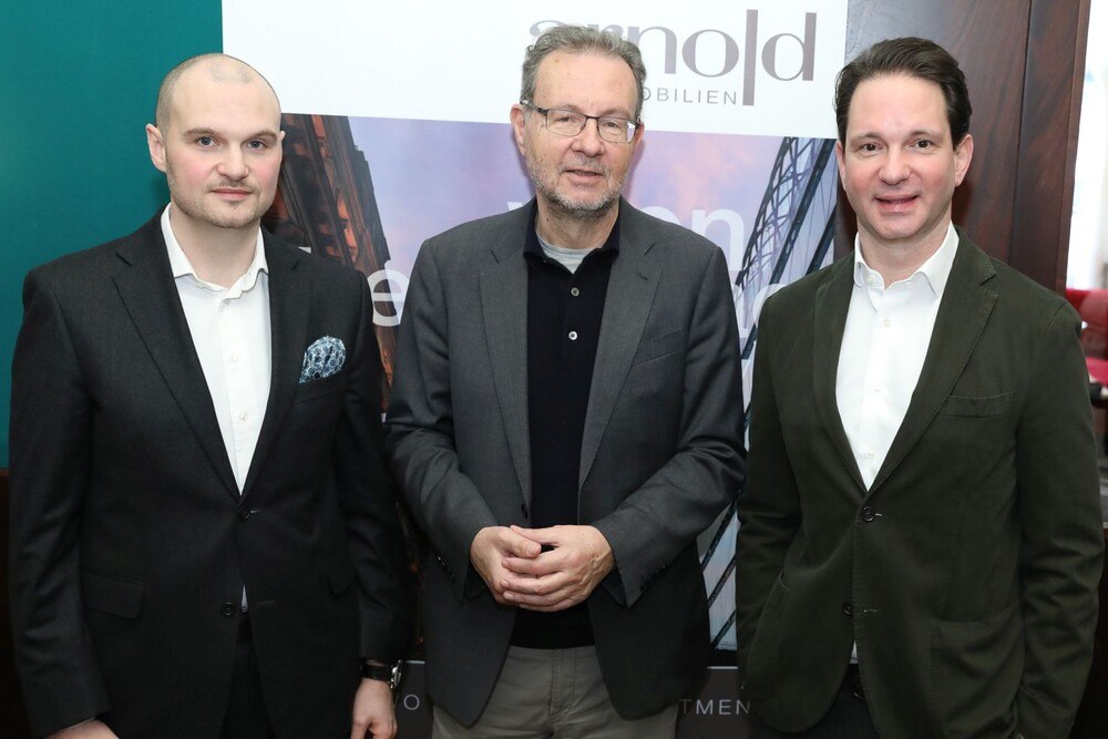 © Katharina Schiffl
.l.n.r. DI Jakobus Schlager, Arnold Immobilien, Christof Schremmer, ÖIR (Österreichisches Institut für Raumplanung), Markus Arnold, Arnold Immobilien .l.n.r. DI Jakobus Schlager, Arnold Immobilien, Christof Schremmer, ÖIR (Österreichisches Institut für Raumplanung), Markus Arnold, Arnold Immobilien