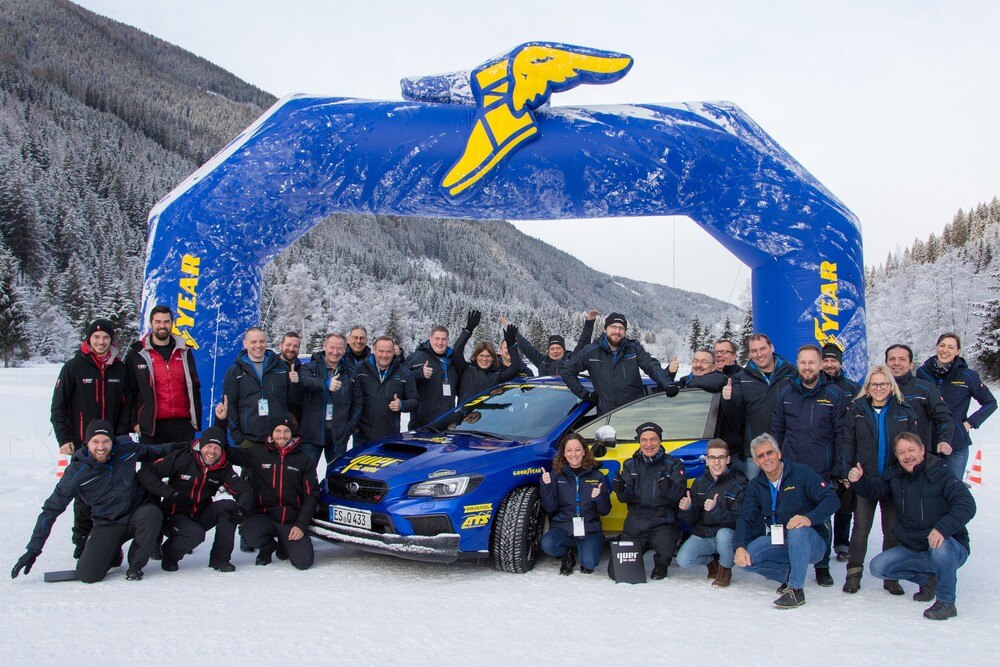 © Goodyear Dunlop Tires Austria
Der Winterreifenworkshop von Goodyear sorgte für viel Spaß und Quertreiben. Der Winterreifenworkshop von Goodyear sorgte für viel Spaß und Quertreiben.