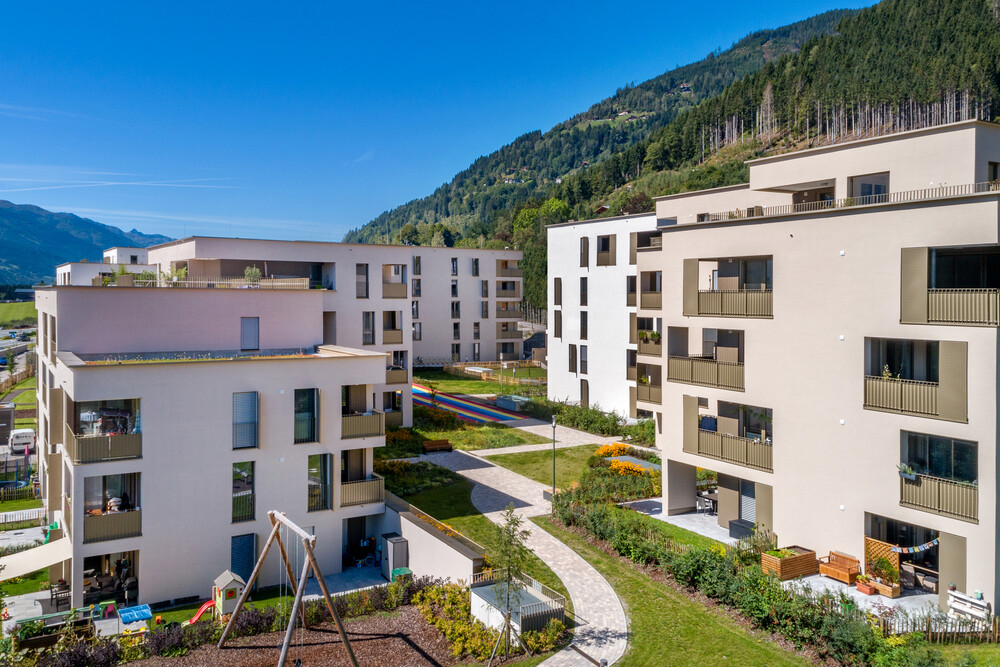 © Hillebrand Insgesamt 180 Wohnungen entstehen derzeit mit dem Wohnprojekt „Sonnengarten Limberg“ im Südwesten von Zell am See.