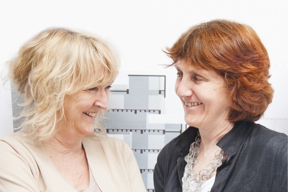 © Alice Clancy Das efolgreiche Paar: Yvonne Farrell und Shelley McNamara, Pritzker-Preisträgerinnnen 2020 Das efolgreiche Paar: Yvonne Farrell und Shelley McNamara, Pritzker-Preisträgerinnnen 2020