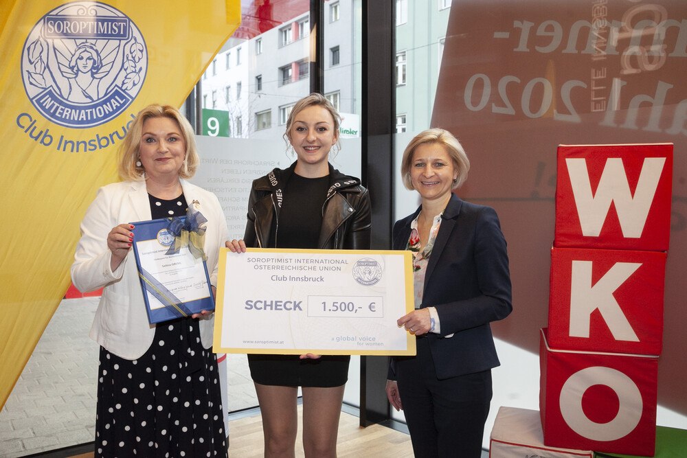 © Die Fotografen Gas- und Sanitärtechnik-Meisterin Selina Greml gewinnt den erstmals vergebenen "Meisterinnen Förderpreis" Gas- und Sanitärtechnik-Meisterin Selina Greml gewinnt den erstmals vergebenen "Meisterinnen Förderpreis"