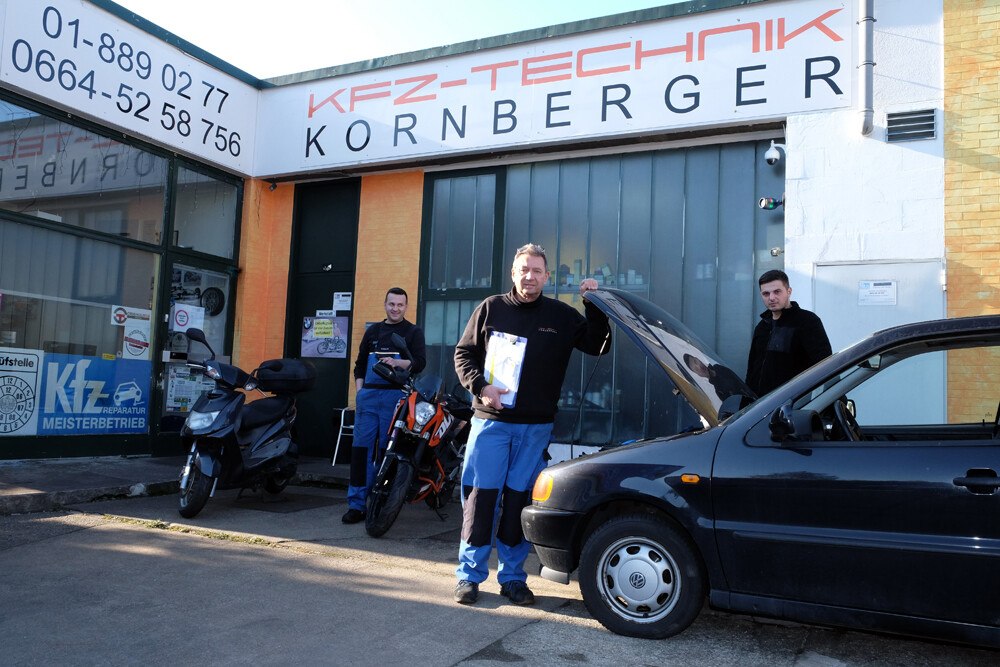 © Peter Seipel / ÖWV
Mendin Haskaj, Norbert Kornberger, Milot Haskaj (v.l.) Mendin Haskaj, Norbert Kornberger, Milot Haskaj (v.l.)