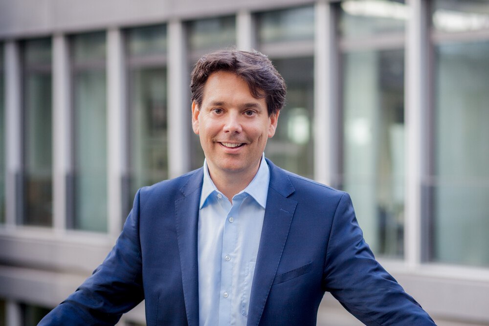 © RS
"Es ist die Zeit gekommen, die Zukunft gemeinsam zum Positiven zu verändern", meint der Wirtschaftswissenschaftler und Professor für Betriebswirtschaftslehre René Schmidpeter. "Es ist die Zeit gekommen, die Zukunft gemeinsam zum Positiven zu verändern", meint der Wirtschaftswissenschaftler und Professor für Betriebswirtschaftslehre René Schmidpeter.