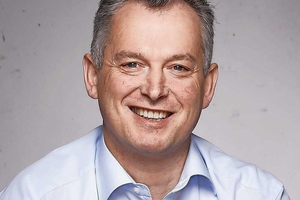 © Michael Liebert Gerhard Spitzbart wurde wieder zum Bundesinnungsmeister der Tischler und Holzgestalter gewählt. Gerhard Spitzbart: "Ein wichtiges Instrument ist die Information an unsere Mitarbeiterinnen und Mitarbeiter. Die Belegschaft soll wissen, welche Maßnahmen geplant sind und wie es mit dem Betrieb wirtschaftlich weitergehen kann."