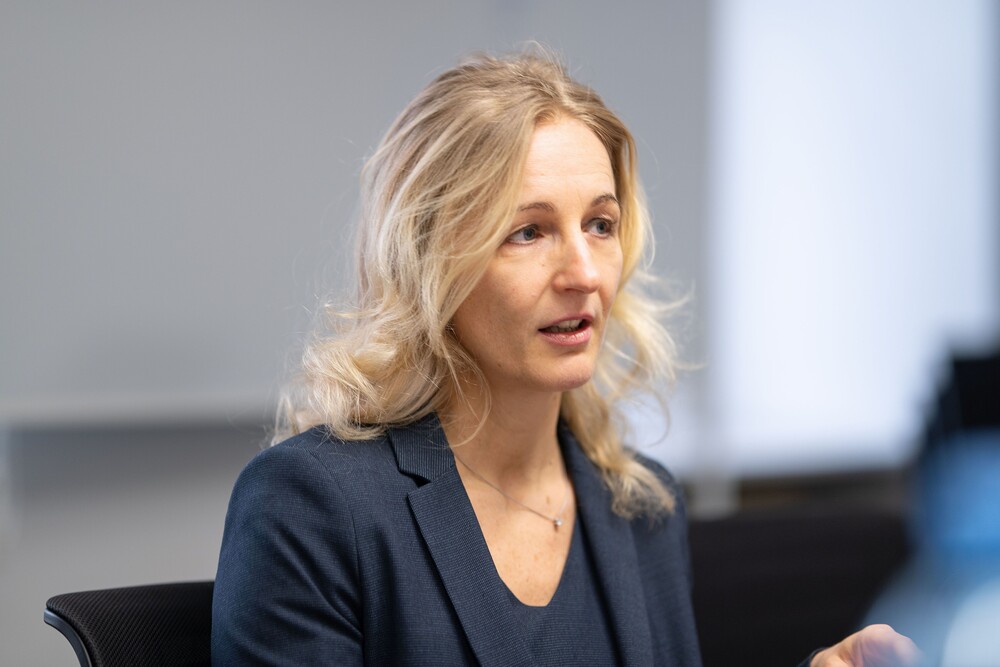 Anita Wolf, Geschäftsführerin des Österreichischen Fliesenverbands, zeigt sich für die Zukunft zuversichtlich.
© Trockenbaujournal/Thomas Max Anita Wolf, Geschäftsführerin des Österreichischen Fliesenverbands, zeigt sich für die Zukunft zuversichtlich.