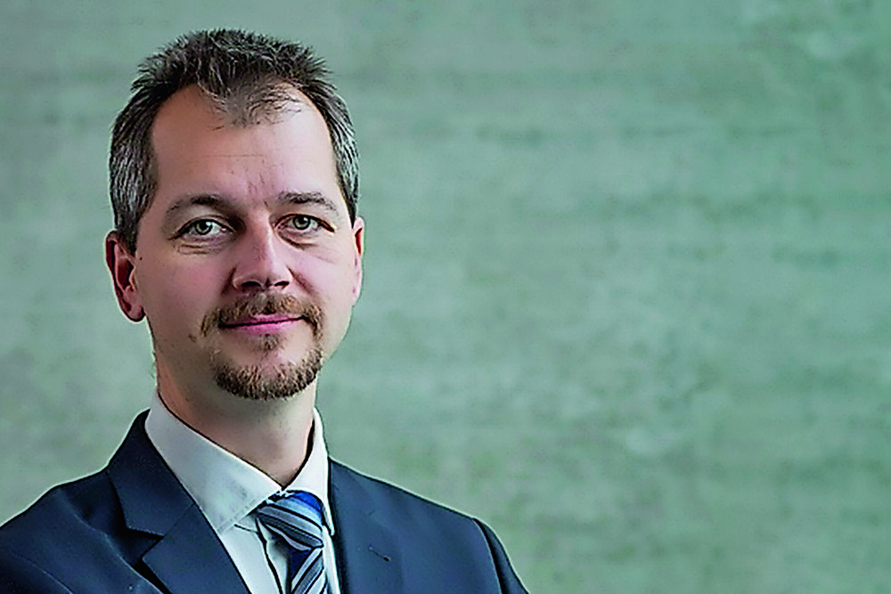 "Ein wichtiger Punkt ist die Frage, wie sehr ich überleben will. Wenn man schon seit Jahren überlegt, etwas anderes zu machen oder den Betrieb zusperren will, ist der Wille, durchzuhalten und weiterzumachen, sicher gering", sagt Universitätsprofessor Jürgen Huber.
© UIBK "Ein wichtiger Punkt ist die Frage, wie sehr ich überleben will. Wenn man schon seit Jahren überlegt, etwas anderes zu machen oder den Betrieb zusperren will, ist der Wille, durchzuhalten und weiterzumachen, sicher gering", sagt Universitätsprofessor Jürgen Huber.
