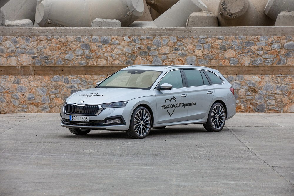 © Škoda Auto
100 neue Škoda Octavia sollen beim Kampf gegen das Corona-Virus helfen. 100 neue Škoda Octavia sollen beim Kampf gegen das Corona-Virus helfen.