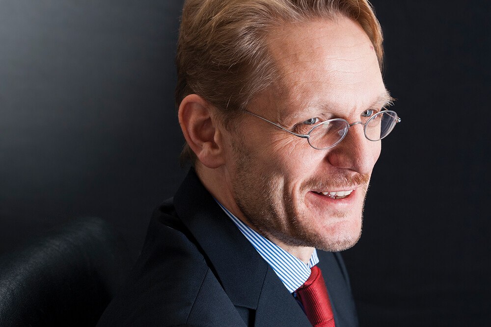 © Comgest
"Langfristig spiegeln sich soziale, umwelttechnische und die Unternehmensführung betreffende Probleme auch in den Zahlen wider“, meint Wolfgang Fickus von Comgest. "Langfristig spiegeln sich soziale, umwelttechnische und die Unternehmensführung betreffende Probleme auch in den Zahlen wider“, meint Wolfgang Fickus von Comgest.