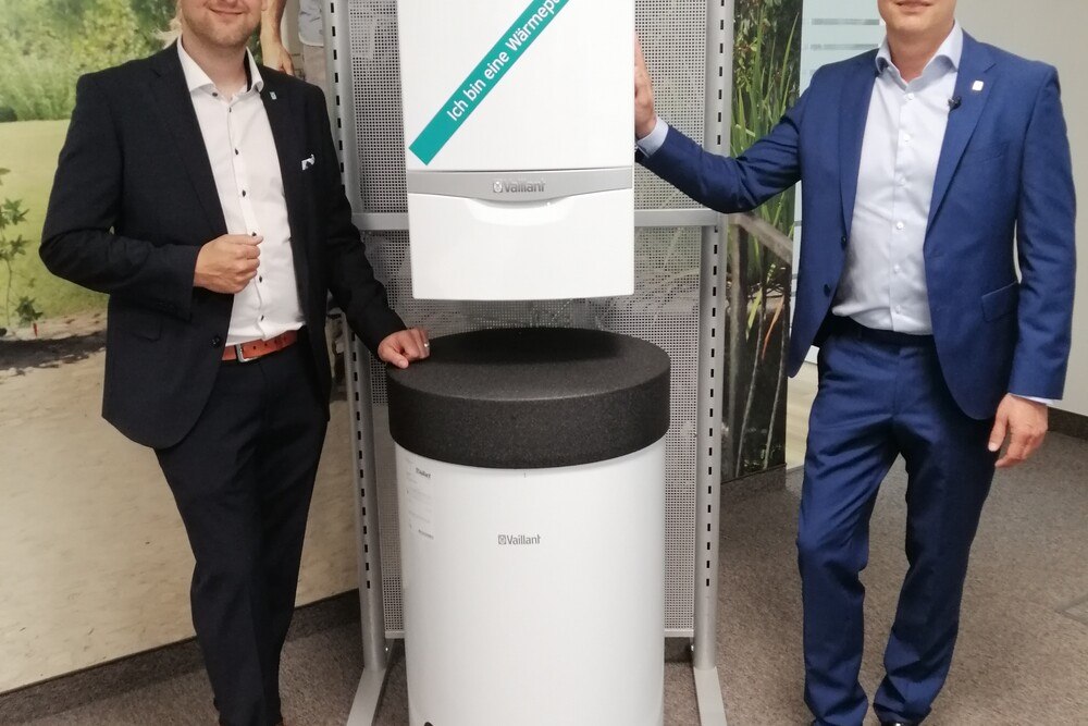 © Klobucsar (v.l.): DI Andreas Kahr, Leiter Heat Pump Business Development und Dr. Christian Herbinger, Geschäftsführer der Vaillant Group Austria (v.l.): DI Andreas Kahr, Leiter Heat Pump Business Development und Dr. Christian Herbinger, Geschäftsführer der Vaillant Group Austria