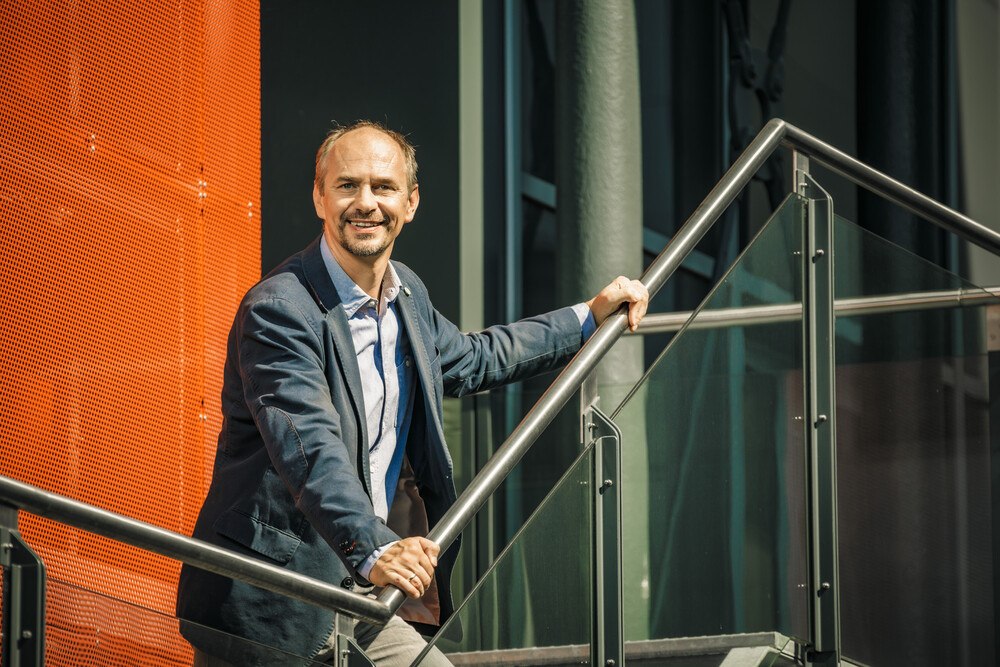 © Lorenz Consult/ Jürgen Skarwan "Die Bauwirtschaft schwingt grundsätzlich eher in längeren Zyklen. Im eher kurzen Shutdown, wie wir ihn erlebten, konnte sich die Bauwirtschaft weitgehend ´Corona-resistent´ erweisen", sagt Christian Lorenz. "Die Bauwirtschaft schwingt grundsätzlich eher in längeren Zyklen. Im eher kurzen Shutdown, wie wir ihn erlebten, konnte sich die Bauwirtschaft weitgehend ´Corona-resistent´ erweisen", sagt Christian Lorenz.