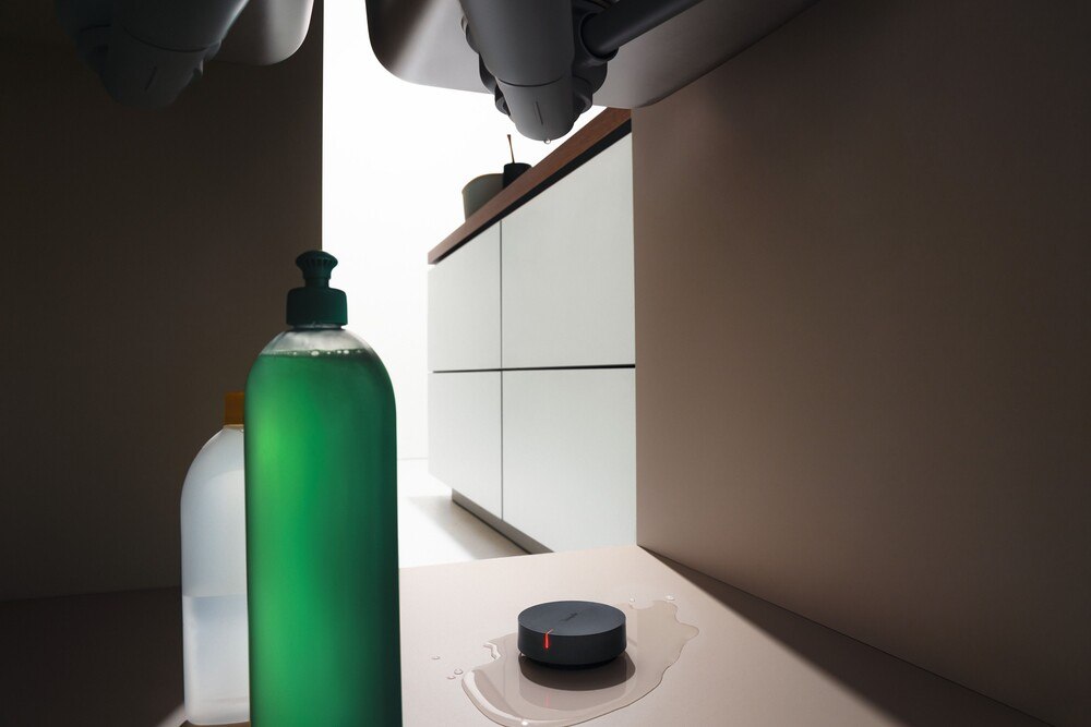 © Hansgrohe SE
Digitale Helfer wie Pontos von Hansgrohe können dabei unterstützen, verdeckte Wasseraustritte in unzugänglichen Bereichen des Hauses auszumachen. Digitale Helfer wie Pontos von Hansgrohe können dabei unterstützen, verdeckte Wasseraustritte in unzugänglichen Bereichen des Hauses auszumachen.