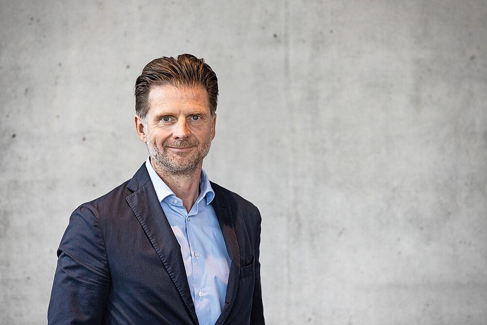 © Peri
Christian Sorko verantwortet seit Juli als Global Head of Segment Building weltweit den Bereich Hochbau bei Peri. Christian Sorko verantwortet seit Juli als Global Head of Segment Building weltweit den Bereich Hochbau bei Peri.