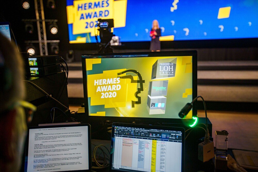 © Deutsche Messe
Im Rahmen des heurigen Digital Events der Hannover Messe am 14. Juli 2020 wurde der begehrte „Hermes Award“ an den deutschen Werkzeugmaschinenhersteller Trumpf verliehen. Im Rahmen des heurigen Digital Events der Hannover Messe am 14. Juli 2020 wurde der begehrte „Hermes Award“ an den deutschen Werkzeugmaschinenhersteller Trumpf verliehen.