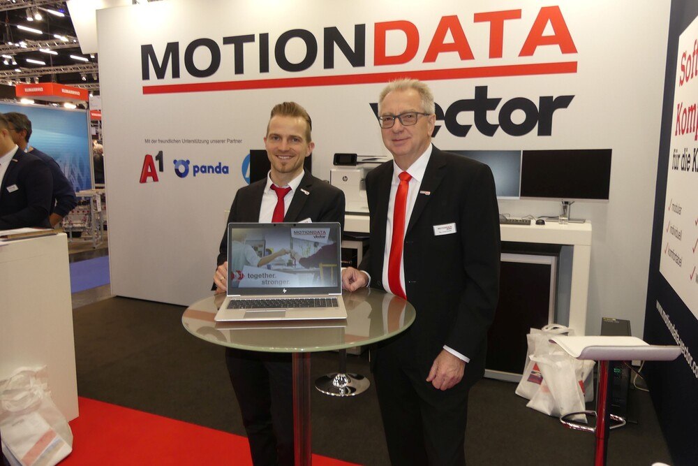 © Motiondata
Motiondata-Vector-Geschäftsführer Mario Pichler (l.) mit Vater und Vorgänger Josef Pichler. Motiondata-Vector-Geschäftsführer Mario Pichler (l.) mit Vater und Vorgänger Josef Pichler.