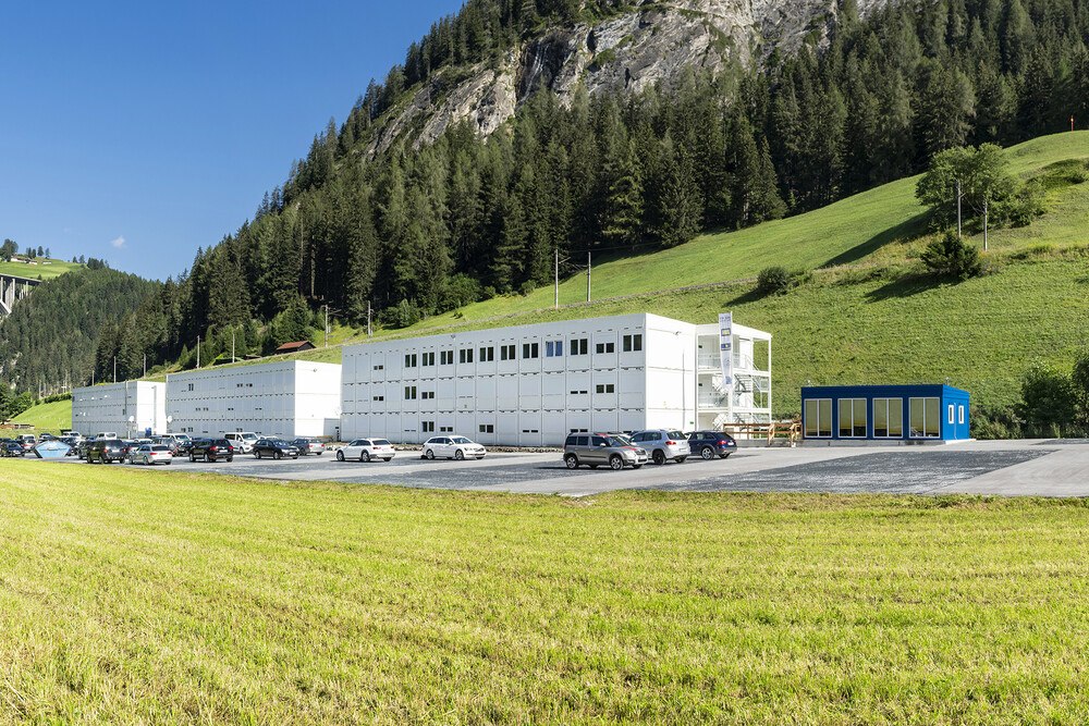 © Tijmen Schuil Modulbau: Die Baustelleninfrastruktur am Abschnitt H51 Pfons–Brenner des Bauvorhabens Brenner-Basistunnel spielt alle Stücke.