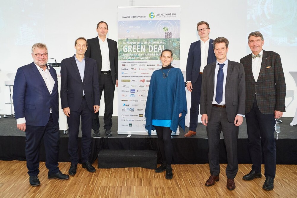 © Leo Hagen
Arbeitsgruppen entwickelten im Rahmen des Kongresses der IG Lebenszyklus Bau Strategien für den Umgang mit Green-Deal- Herausforderungen. Arbeitsgruppen entwickelten im Rahmen des Kongresses der IG Lebenszyklus Bau Strategien für den Umgang mit Green-Deal- Herausforderungen.