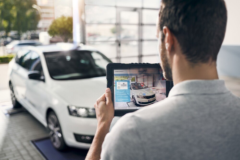 © Bosch
Die Digitalisierung aller Prozesse im Autohandel und in der Kfz-Werkstatt ist in vollem Gang Die Digitalisierung aller Prozesse im Autohandel und in der Kfz-Werkstatt ist in vollem Gang