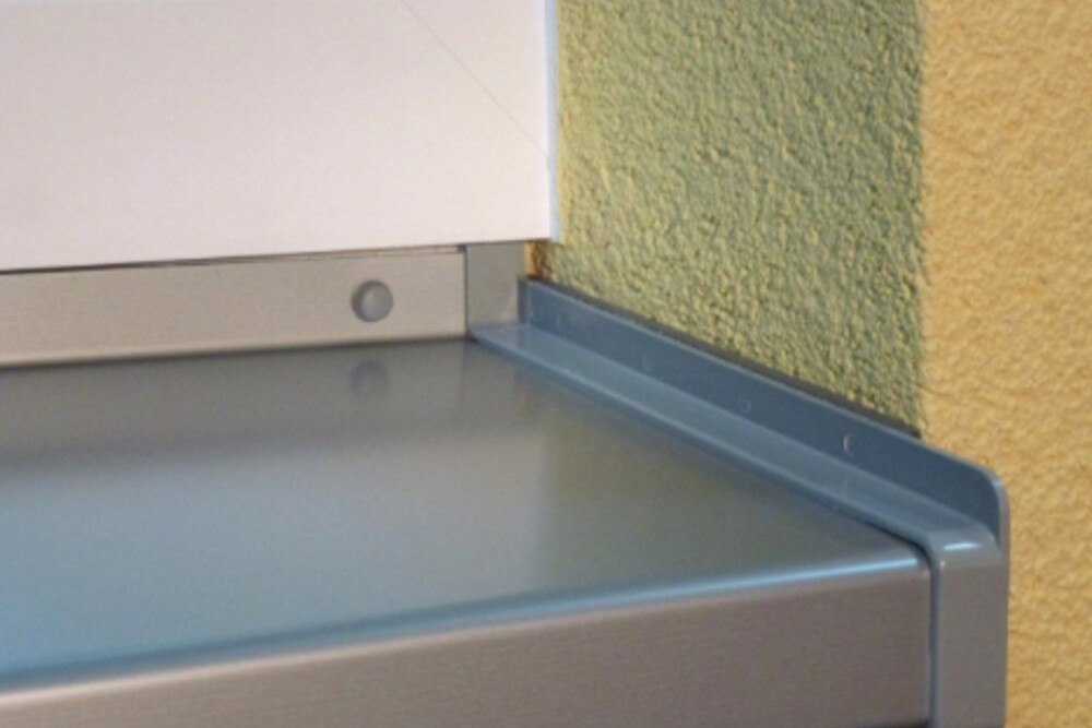 © ARGE Fensterbank
Beispiele für den äußeren Fensterbankanschluss sind in der Richtlinie der ARGE Fensterbank enthalten., basic_html Beispiele für den äußeren Fensterbankanschluss sind in der Richtlinie der ARGE Fensterbank enthalten.