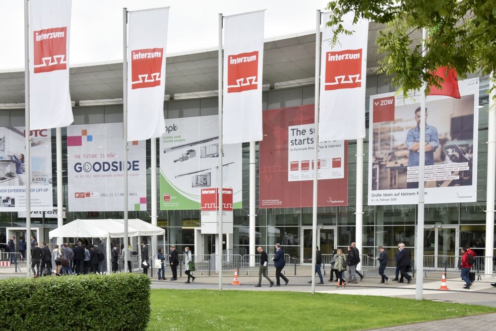 © Koelnmesse GmbH, Thomas Klerx
Um der Branche trotz Corona-Einschränkungen eine Plattform für Neuheiten und Networking zu bieten findet die Interzum@Home vom 4. bis 7. Mai 2021 rein digital statt.
Interzum@Home 2021