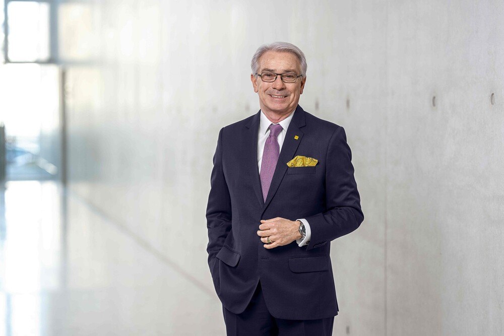 © Österreichische Post
Georg Pölzl, Vorstandsvorsitzende der Post AG Georg Pölzl, Vorstandsvorsitzende der Post AG