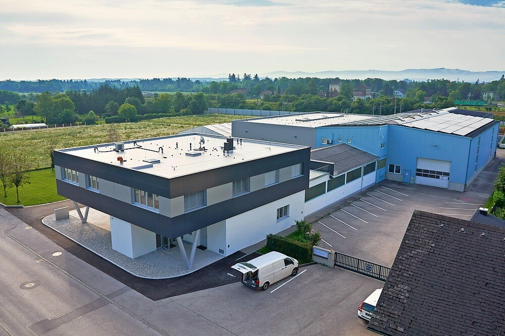 © Peneder Das Stahlbauunternehmen Zeidlhofer modernisierte mit Hilfe des Generalunternehmer Peneder den Frmensitz in Mauer bei Amstetten.