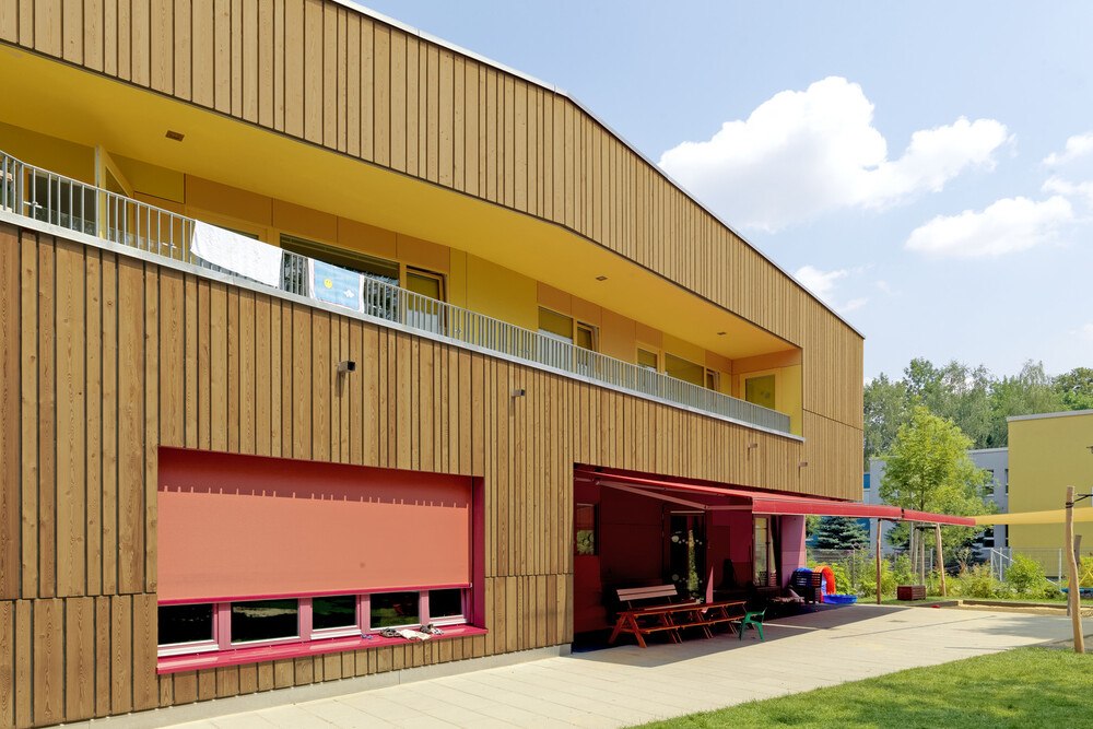 © Brillux Unkomplizierte Renovierung von ungleichmäßig abgewittertem Holz mit seidenmatter Optik für den Außenbereich.