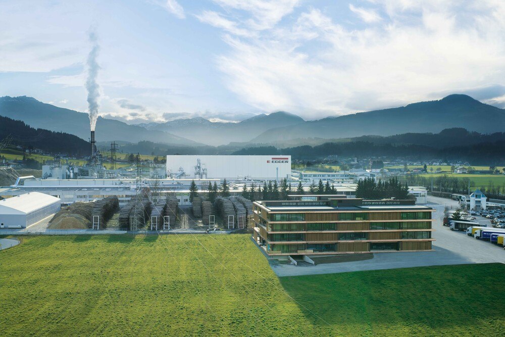 Im Stammwerk in St. Johann in Tirol investiert Egger 70 Millionen Euro in die nachhaltige Produktion und Automatisierung.
© Egger Im Stammwerk in St. Johann in Tirol investiert Egger 70 Millionen Euro in die nachhaltige Produktion und Automatisierung.