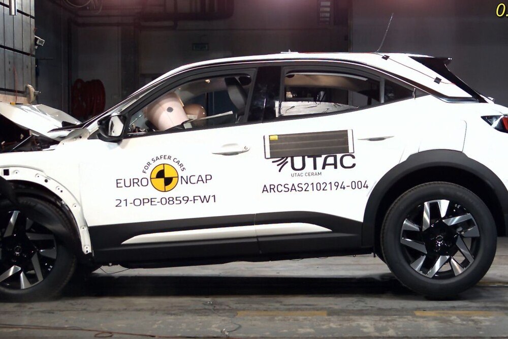 © ÖAMTC
Der Opel Mokka erreicht beim EuroNCAP Crashtest nur vier Sterne. Der Opel Mokka erreicht beim EuroNCAP Crashtest nur vier Sterne.