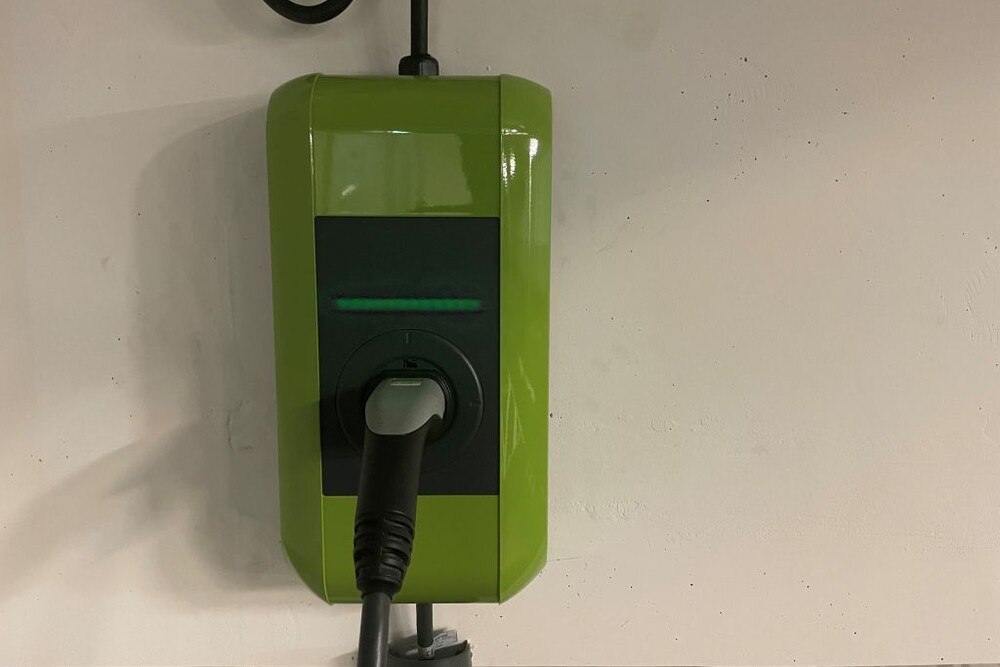 Der Strom an sich ist laut Experten nicht das Problem beim Ausbau der E-Mobilität, eher schon wie man genügend Lademöglichkeiten schafft.
© Hans-Jörg Bruckberger Der Strom an sich ist laut Experten nicht das Problem beim Ausbau der E-Mobilität, eher schon wie man genügend Lademöglichkeiten schafft.