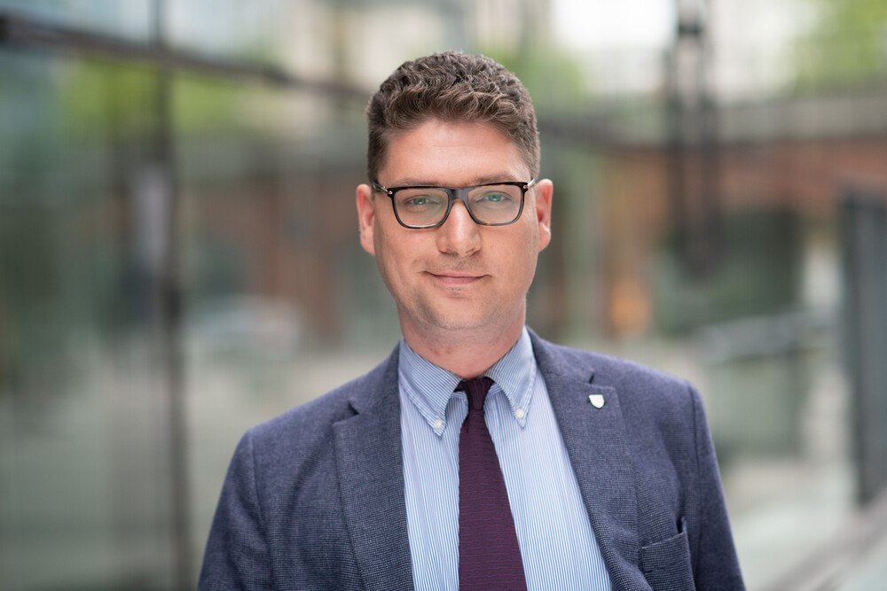 © FF
"Man sollte sich bewusst sein, dass es sich bei Meme Stocks nur um Spekulationen handelt", meint Andrey Wolfsbein von Freedom Finance. "Man sollte sich bewusst sein, dass es sich bei Meme Stocks nur um Spekulationen handelt", meint Andrey Wolfsbein von Freedom Finance.