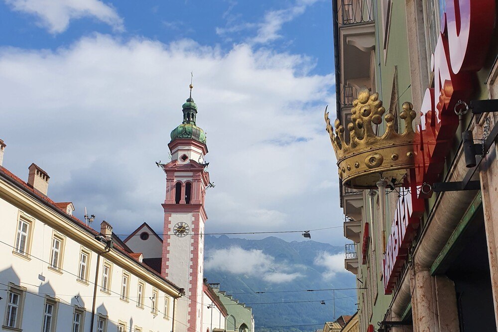 © Alexander Grübling
Die Tiroler Tourismusstrategie von Landeshauptmann Günther Platter sieht eine Bettenobergrenze fürs Land vor. Die Tiroler Tourismusstrategie von Landeshauptmann Günther Platter sieht eine Bettenobergrenze fürs Land vor.