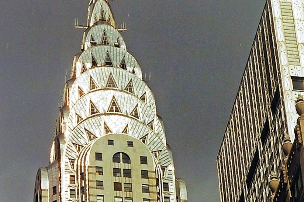 © WZV/JT
Seit fast einem Jahrhundert zieren die berühmten Edelstahlbögen das Chrysler Building in unverändertem Glanz. Das Chrysler Building
