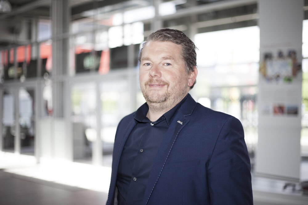 © Sepiafilm
Daniel Bednarzek wird den Studienlehrgang Sustainable Real Estate Managament ab 2022 leiten. Daniel Bednarzek wird den Studienlehrgang Sustainable Real Estate Managament ab 2022 leiten.