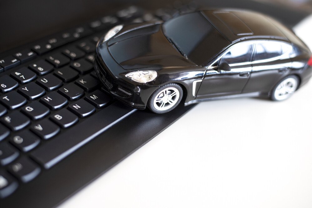 © Manhattan001 via Getty Images
Auch der zunehmende Onlinehandel erfordert neue Regelungen für den europäischen Fahrzeughandel. Auch der zunehmende Onlinehandel erfordert neue Regelungen für den europäischen Fahrzeughandel.