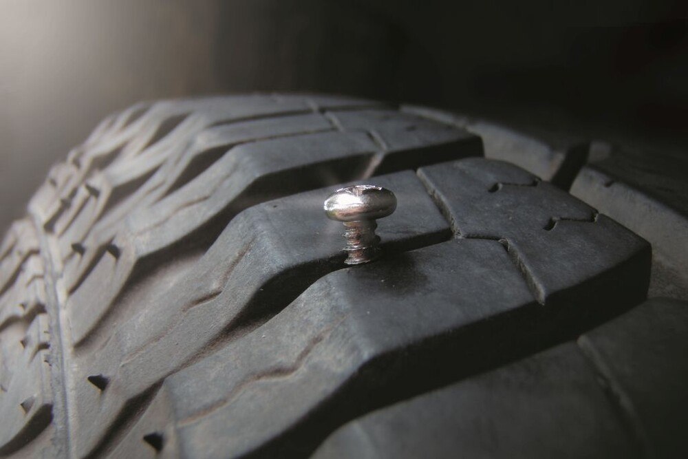 © Tanut Nitkumhan via GettyImages
Die Reparatur eines Reifen kann sich für Fachbetriebe durchaus auszahlen. Die Reparatur eines Reifen kann sich für Fachbetriebe durchaus auszahlen.