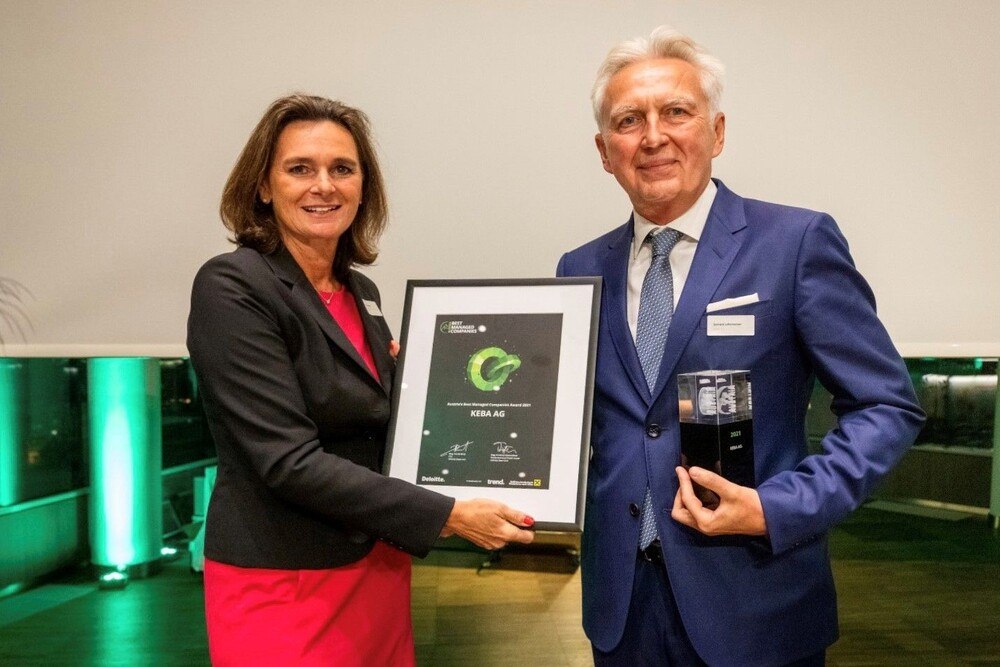 © Deloitte
Michaela Rammel (Bereichsleiterin Firmen-, Groß- und Konsortialkunden, Raiffeisenlandesbank NÖ-Wien AG) mit Gerhard Luftensteiner (CEO Keba) Michaela Rammel (Bereichsleiterin Firmen-, Groß- und Konsortialkunden, Raiffeisenlandesbank NÖ-Wien AG) mit Gerhard Luftensteiner (CEO Keba)