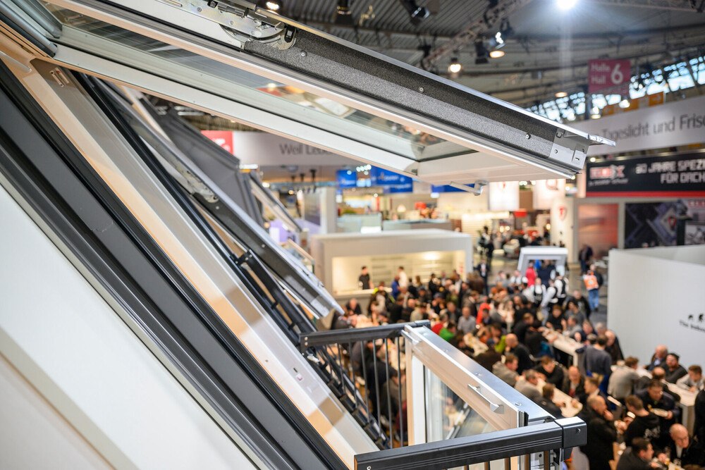 © GHM Die DACH+HOLZ International, Fachmesse für die europäische Dachdecker- und Zimmererbranche, findet vom 15. bis 18. Februar 2022 in Köln statt. Die DACH+HOLZ International, Fachmesse für die europäische Dachdecker- und Zimmererbranche, findet vom 15. bis 18. Februar 2022 in Köln statt.